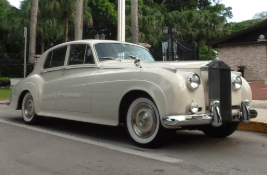 Exterior view of Rolls-Royce White – 4 Passengers
