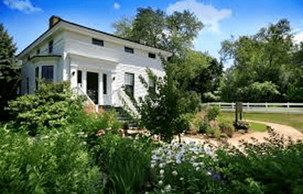 The Stuart Manor, RentATrolley