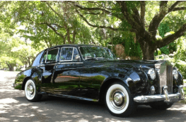 Exterior view of Rolls-Royce Black – 4 Passengers