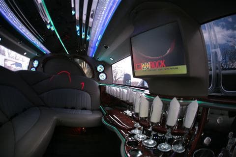 Interior view of Hummer Limo 14–20 Passengers