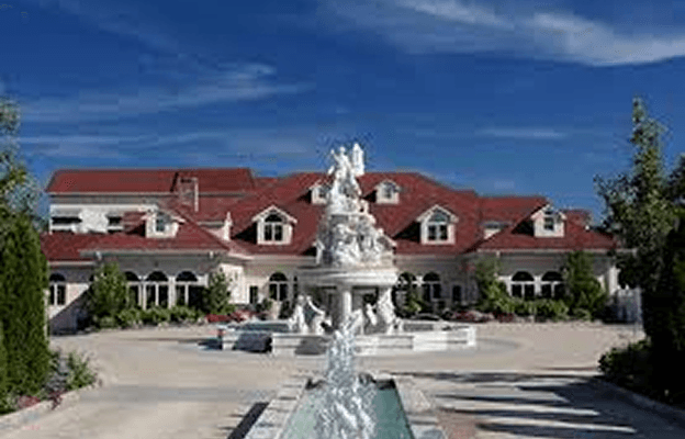 The Surf Club on the Sound